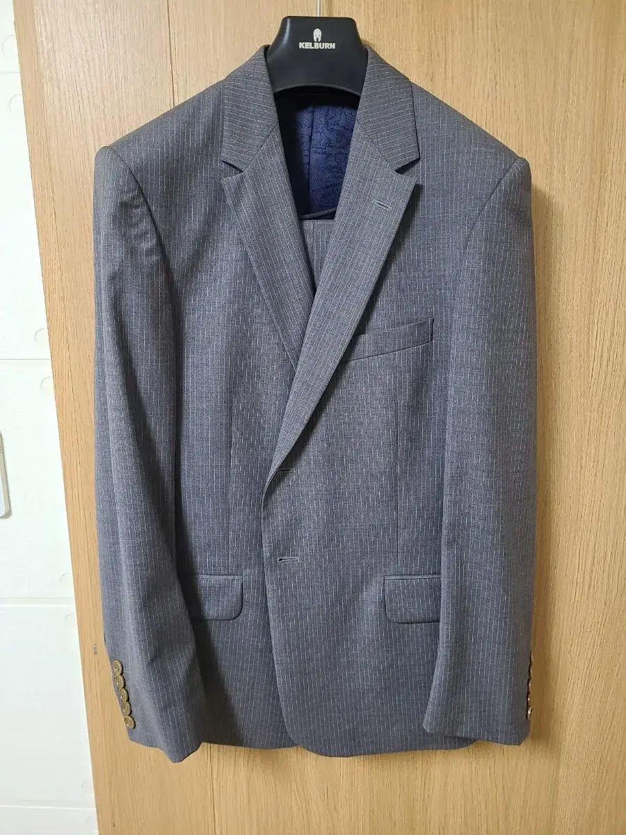 Pallsmith Suit (100, 30 SS Seasons)