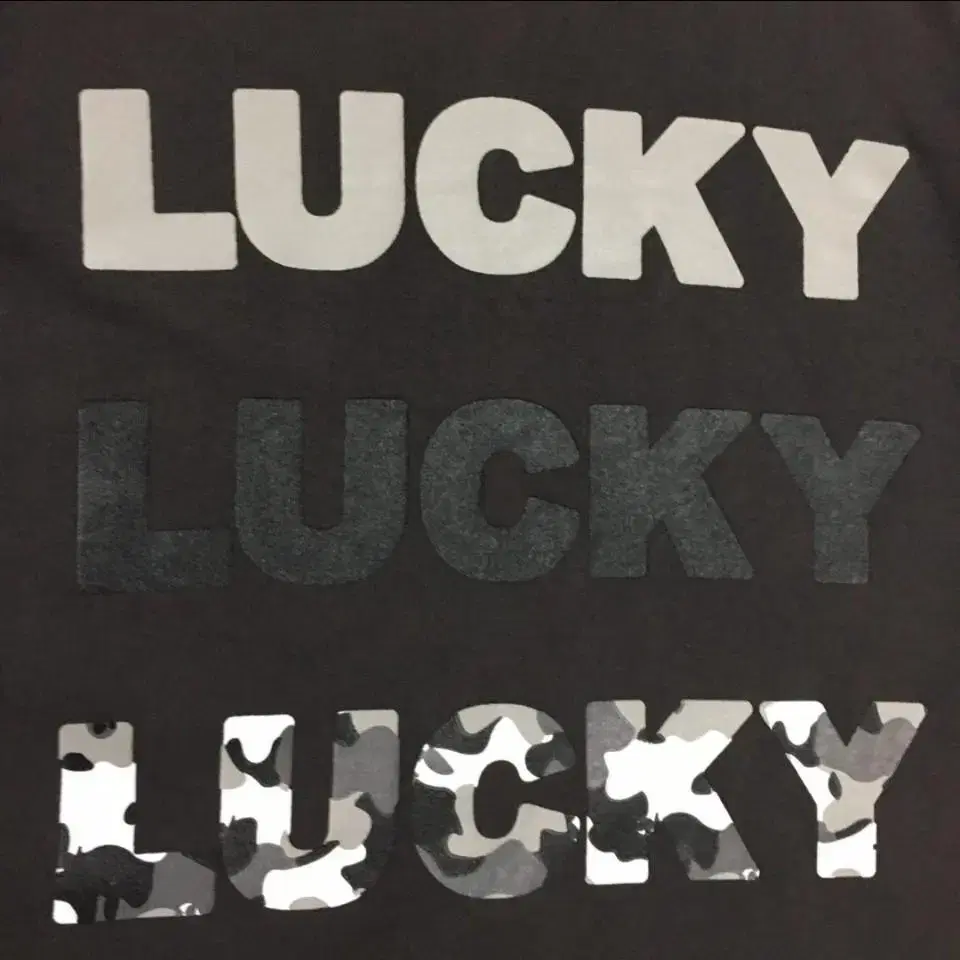 럭키슈에뜨 LUCKY 맨투맨