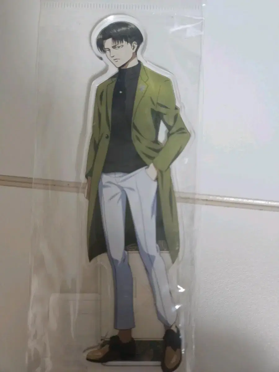 [Attack on Titan] Attack on Titan Levi's Plainclothes Acrylic