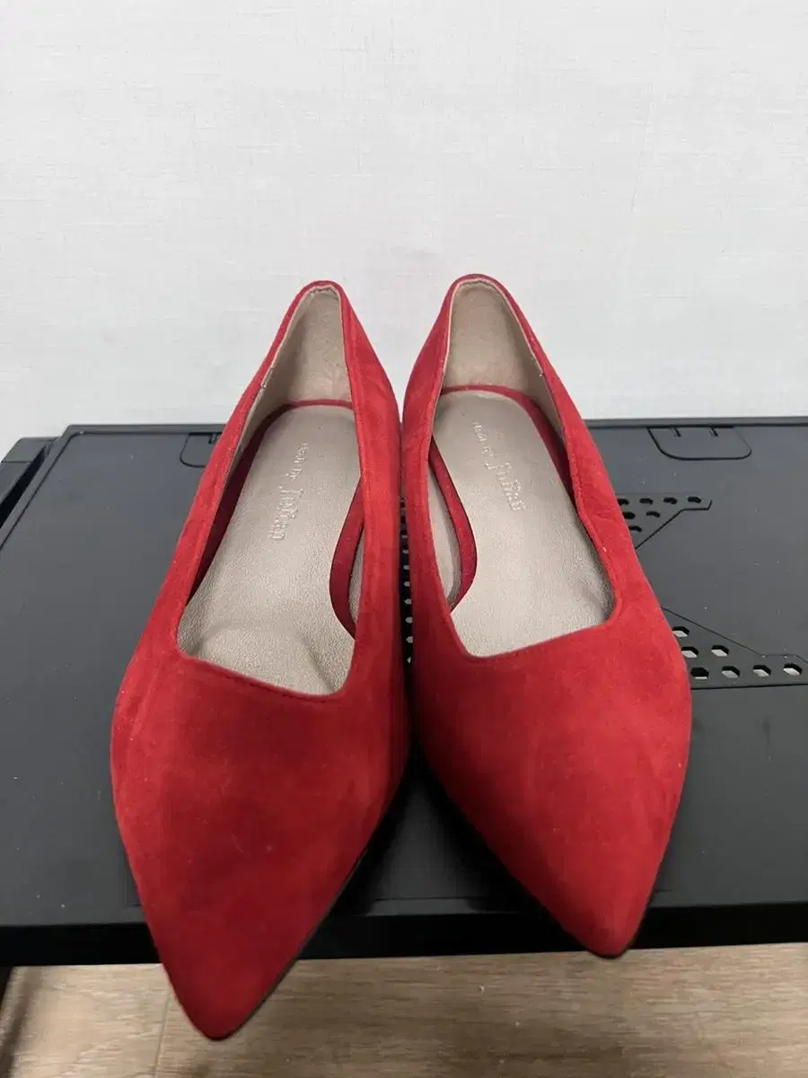 Red Shoes230