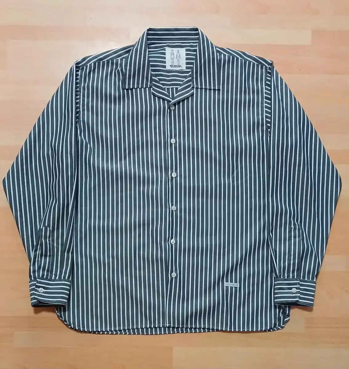 Gray striped open kara shirt