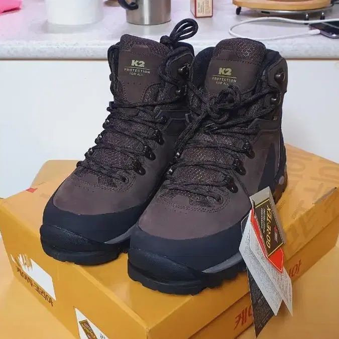 K2 Hiking/Trekking Shoes 등산화260,k2등산화,k2라파체,k2등산화260,등산화255 on Bunjang