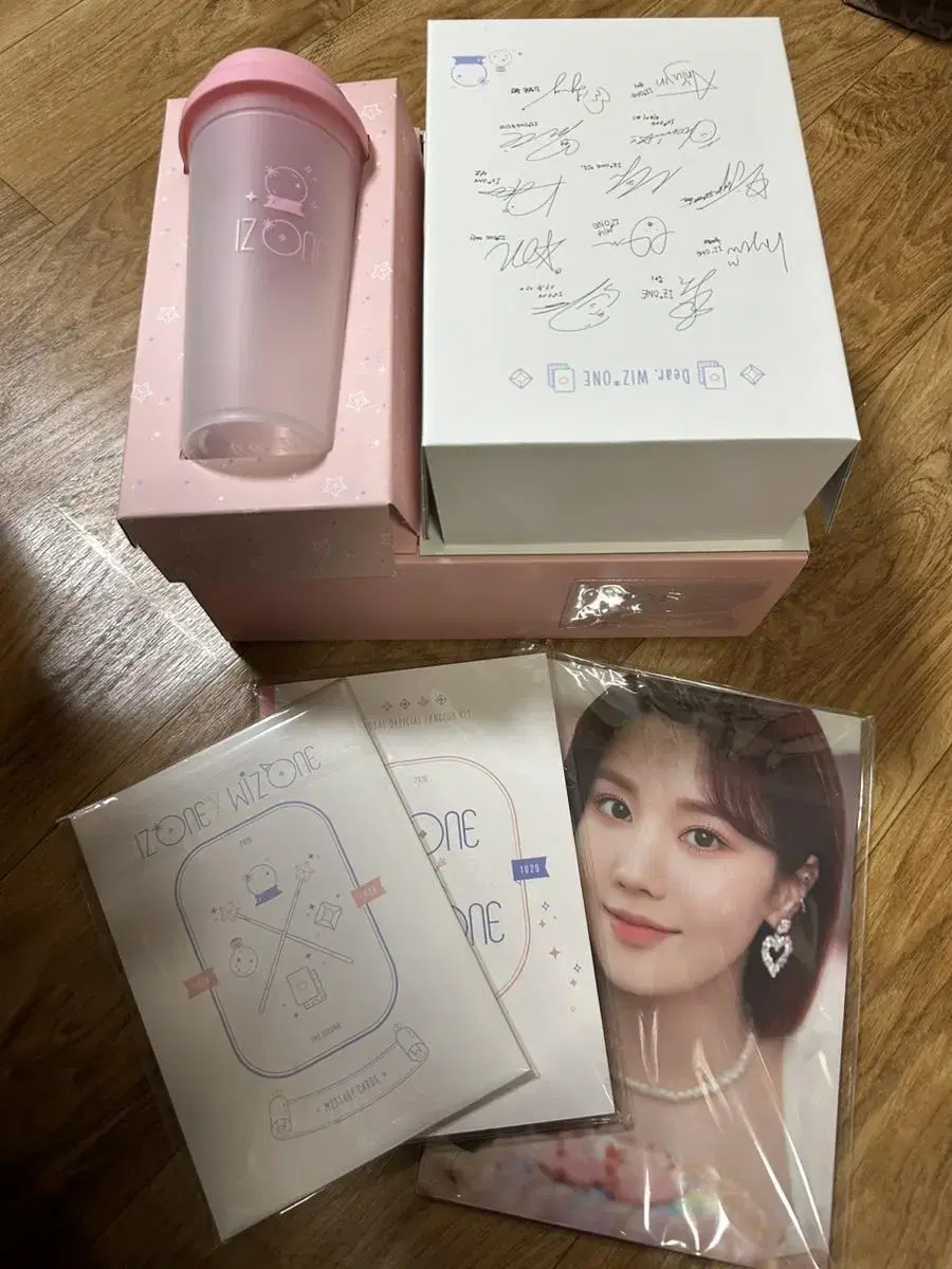 IZ*ONE Fan Club 2nd Edition Kit