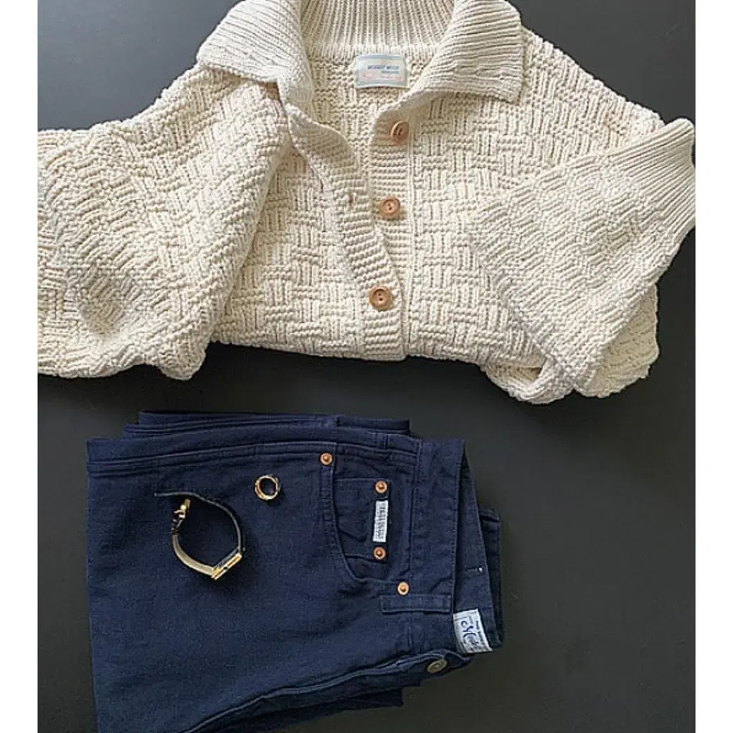 모데스트무드 kate knit cardigan - ivory