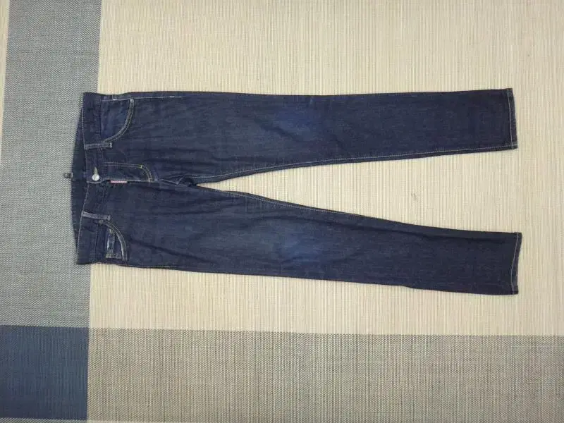 (30") Disqualified 2 Silver Logo Slim Jean S74LB0033