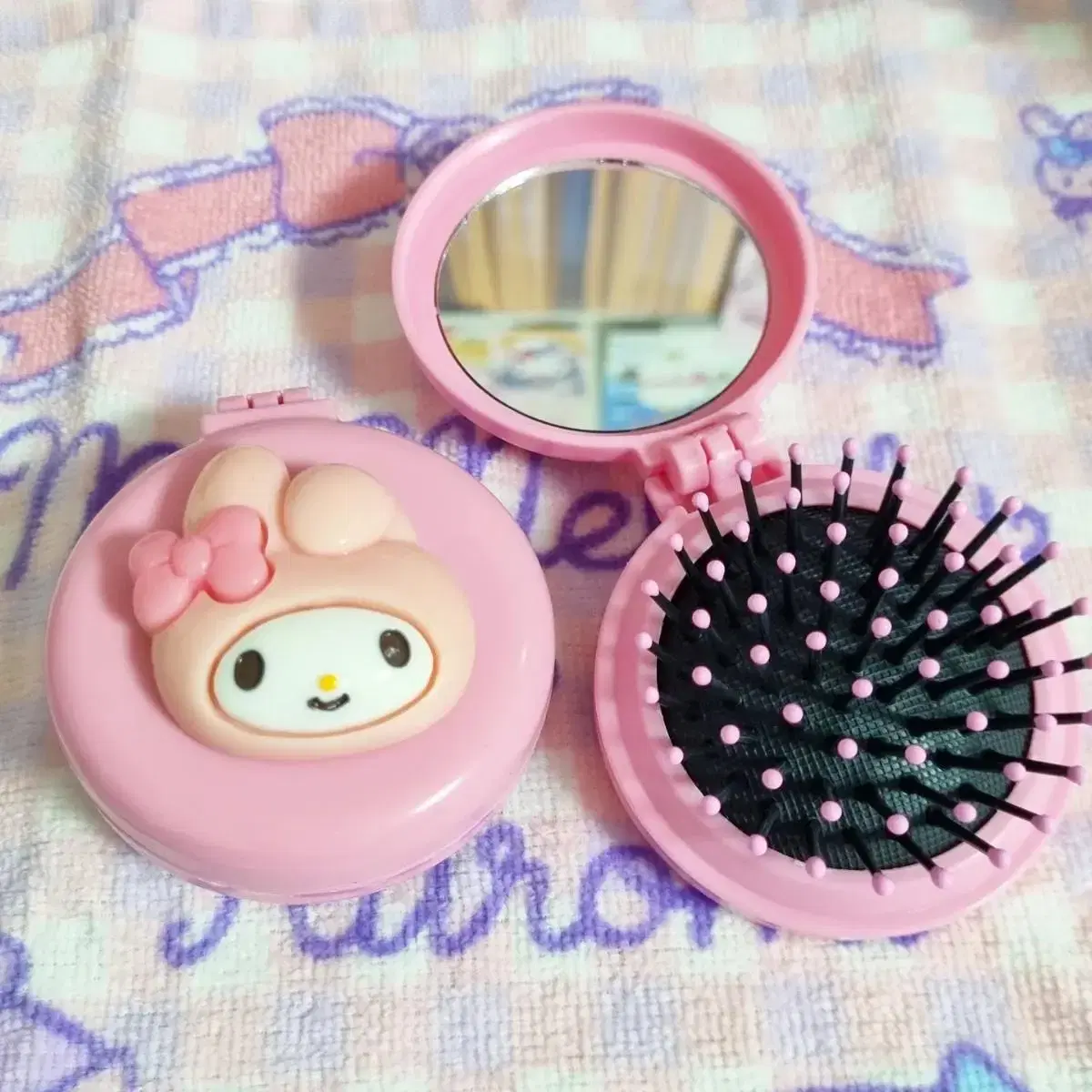 My Melody Folding Portable Mirror Comb Set