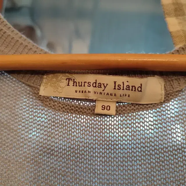 Thursday Island 롱 니트 웨어