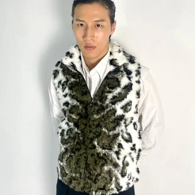 vintage animal pattern fur vest