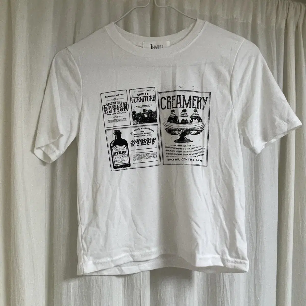 (NEW) White Picture Cropped Tee