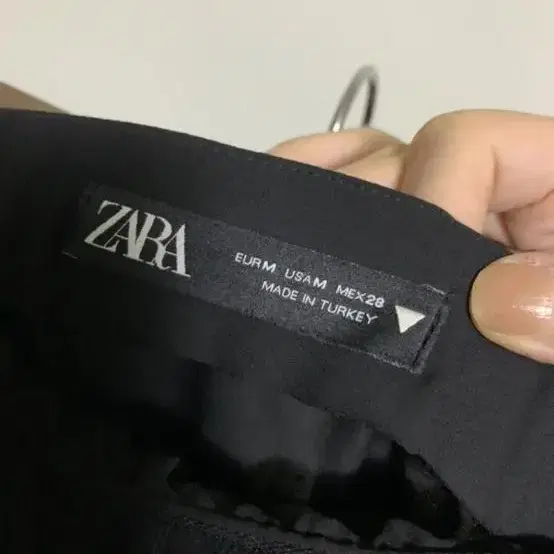 자라 zara 플리츠 스커트 (간절기용) 밑단 시스루 size28