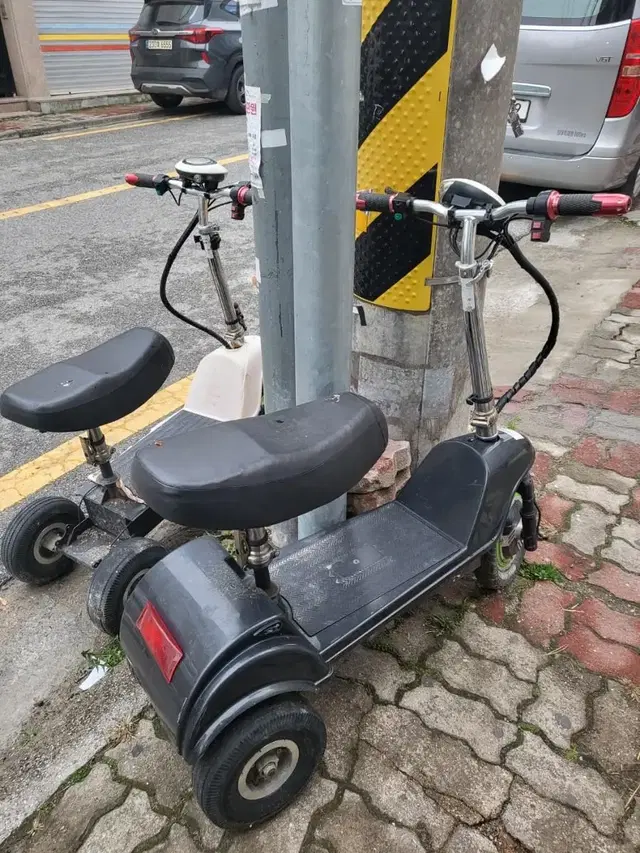 전동두대 55만원 한대는 정상작동 한대는 부속차 포함