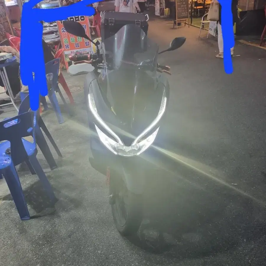 부산 pcx125 20년식 9천키로때 팝니다