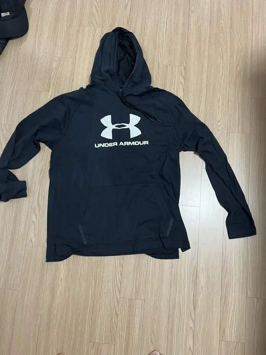 Under Armour Hoodie Black Large