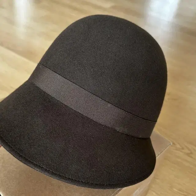 페레가모 클로슈 ferragamo cloche 햇 (미착용)