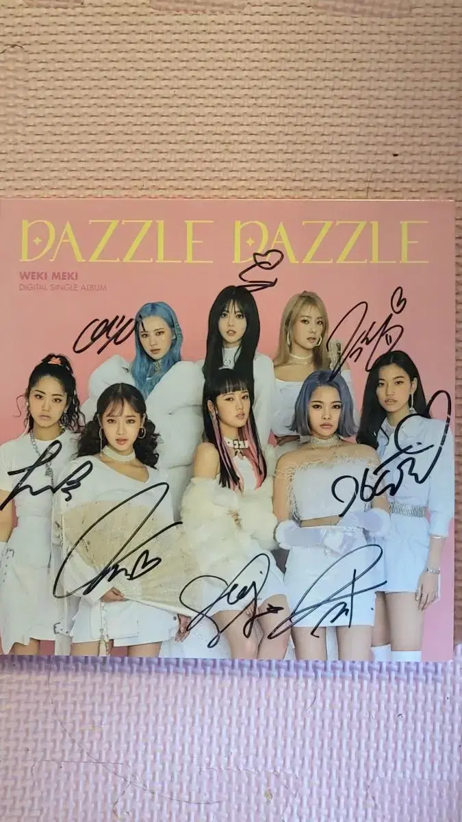 Wekimeki Digital Singles Autographed Album