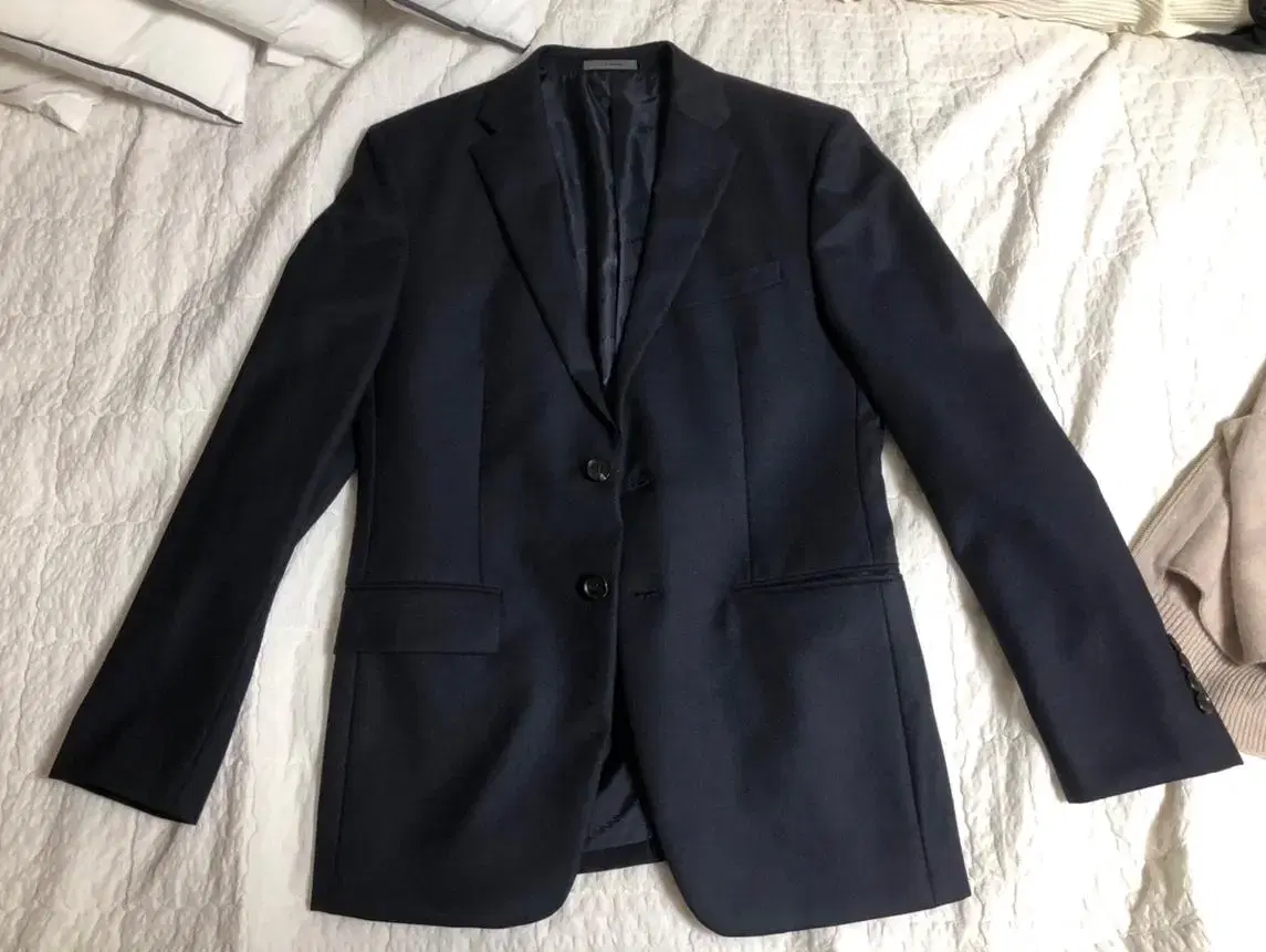 Setting Up a Jockey Suit Blazer