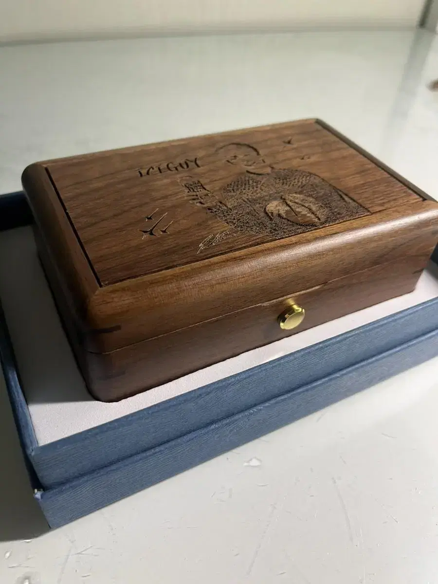 Jun Hwan Cha Ishigaki limited edition music box