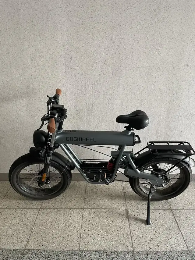 코스휠 t20r 750w 20ah 로드타이어 팝니다