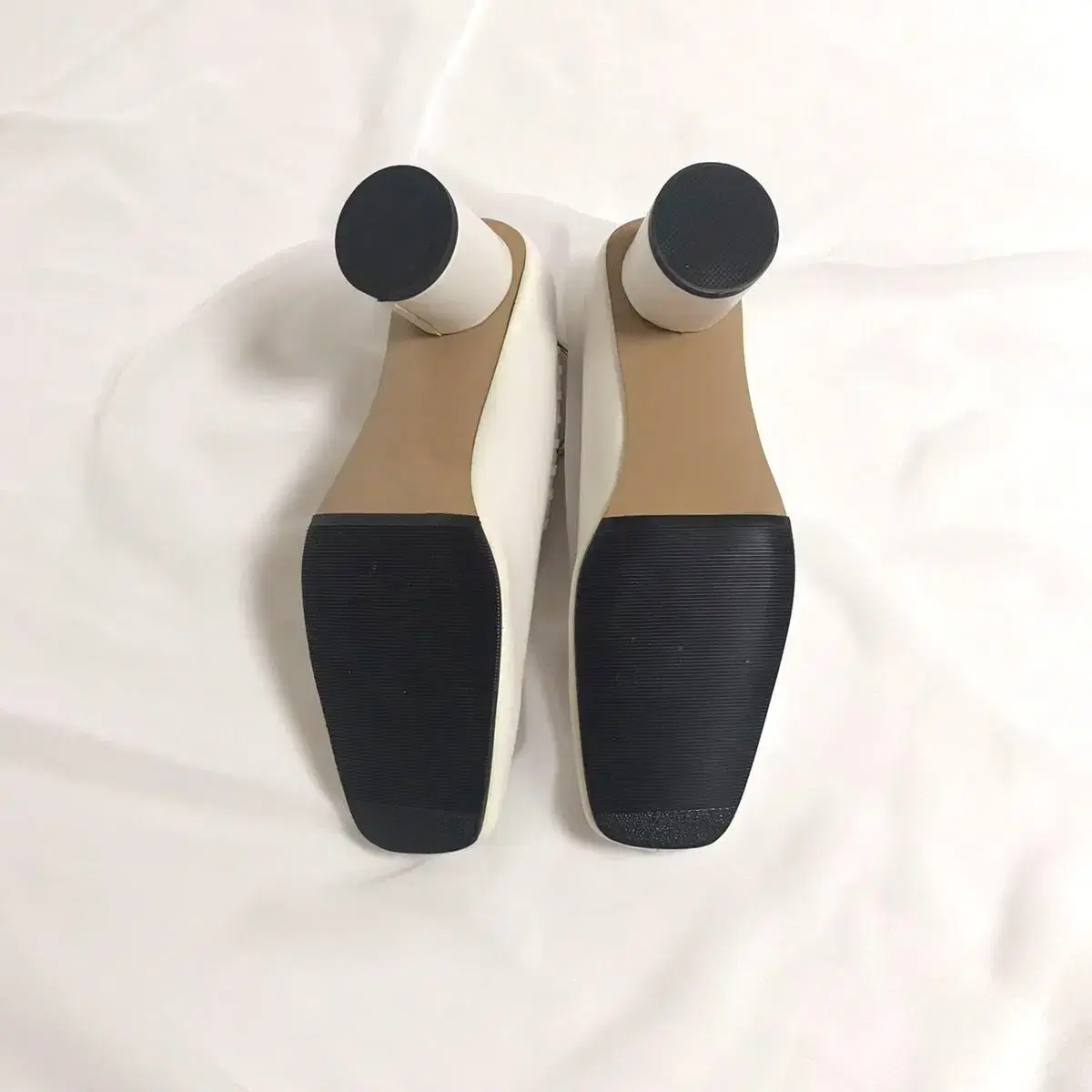 250 Ankle Ring Pumps