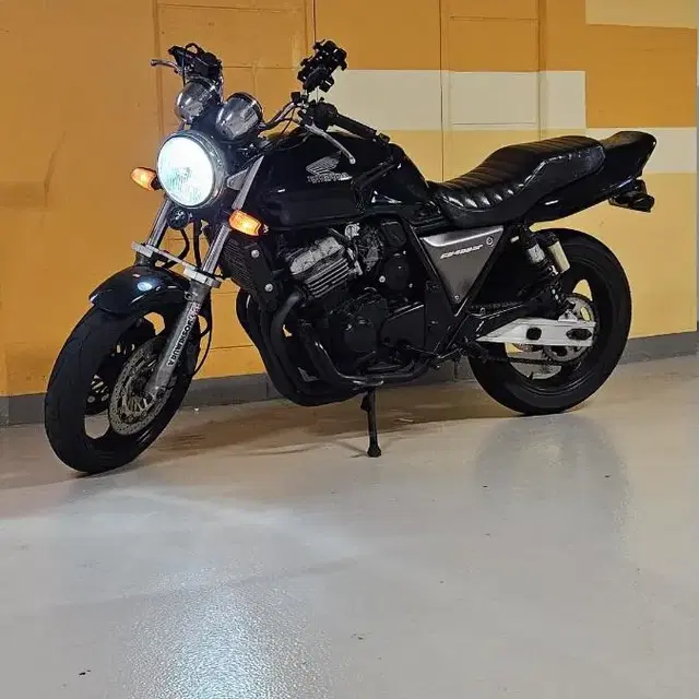 혼다 CB400 가격다운 합니다.