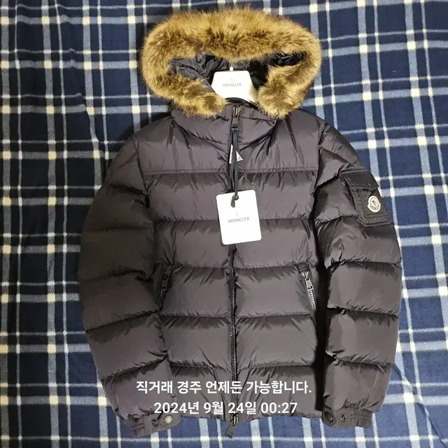 몽클레어 모렐 마르크 새제품 판매합니다. moncler 클루니 마야