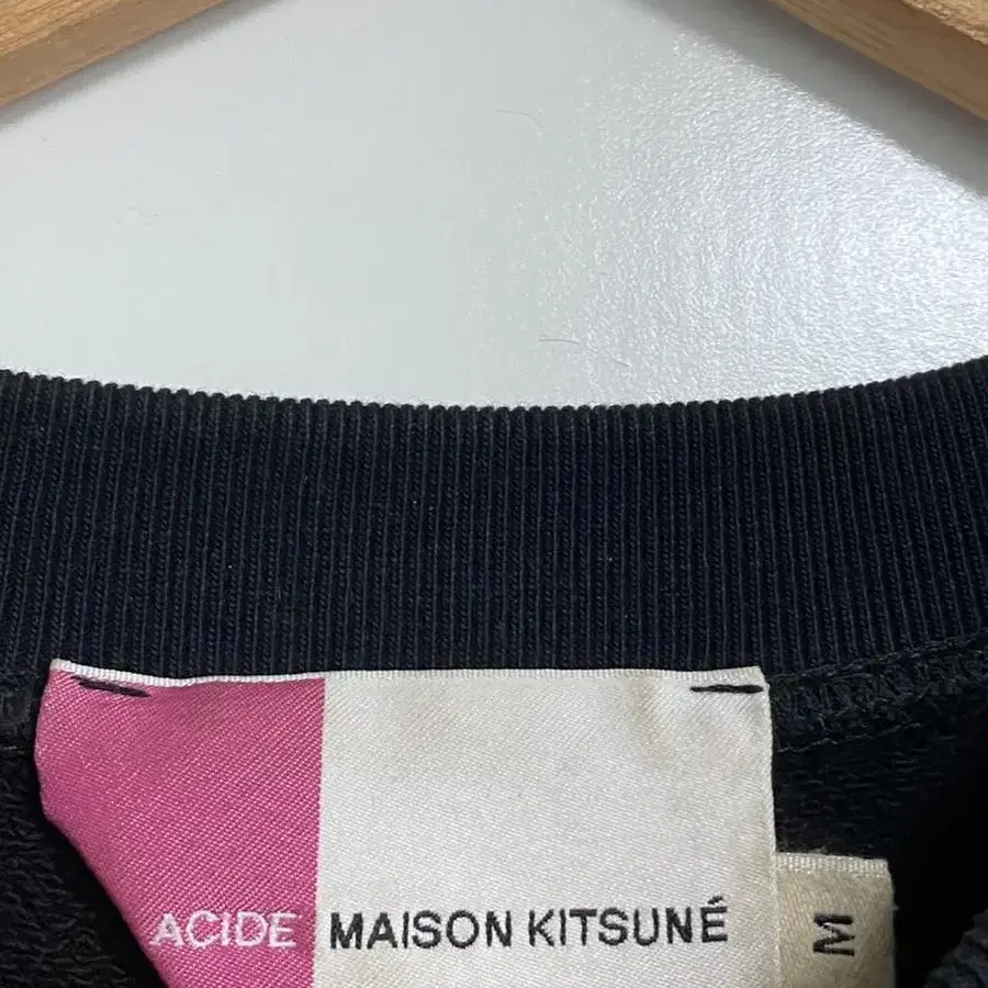 메종키츠네 애시드 맨투맨 M ACIDE 블랙 Maison Kitsune