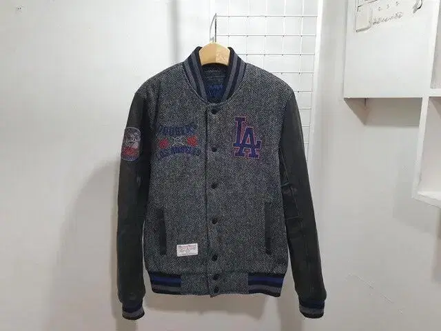 해리스트위드 HARRIS TWEED x MLB 양가죽 한정판 바시티M95