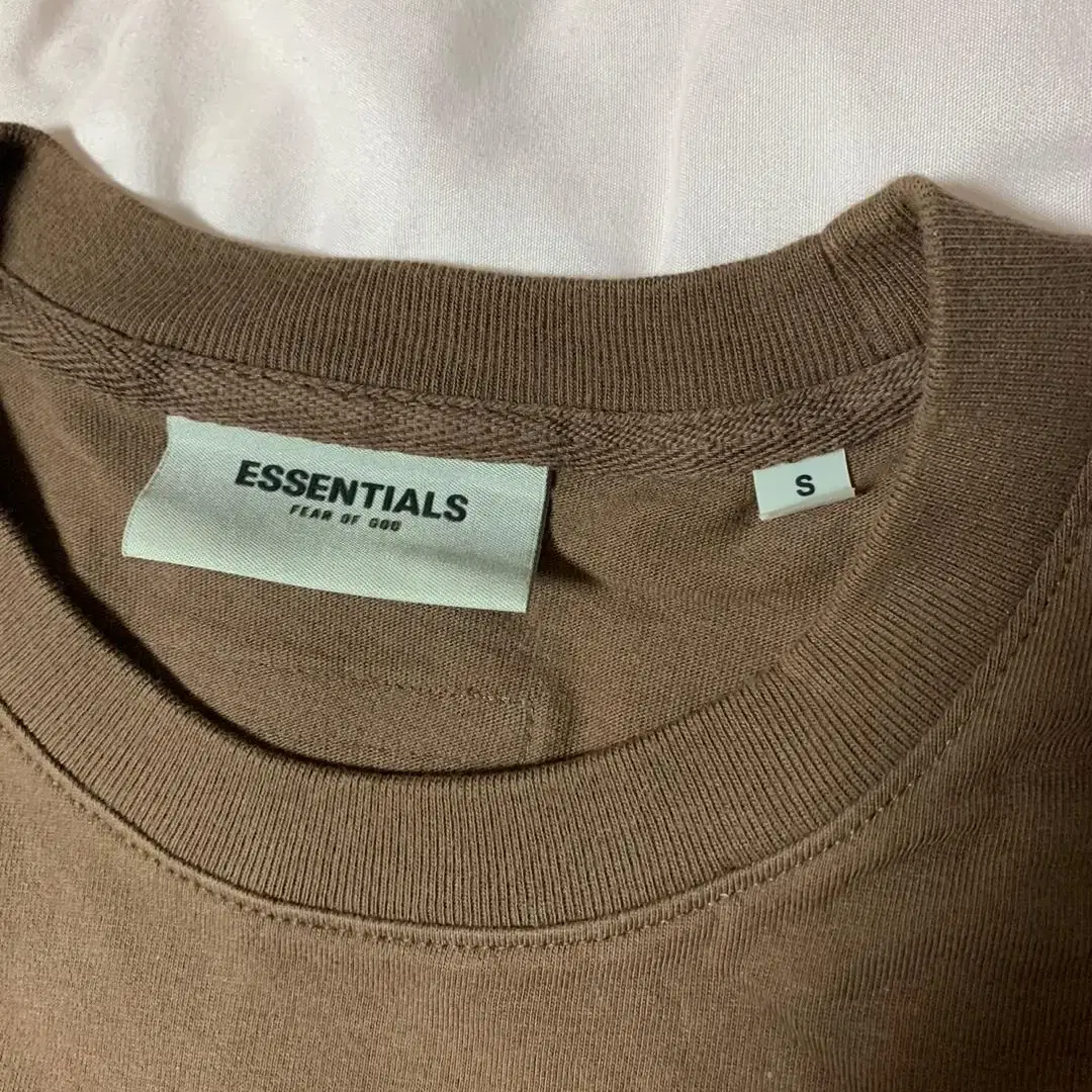 Essentials 에센셜 티셔츠 판매