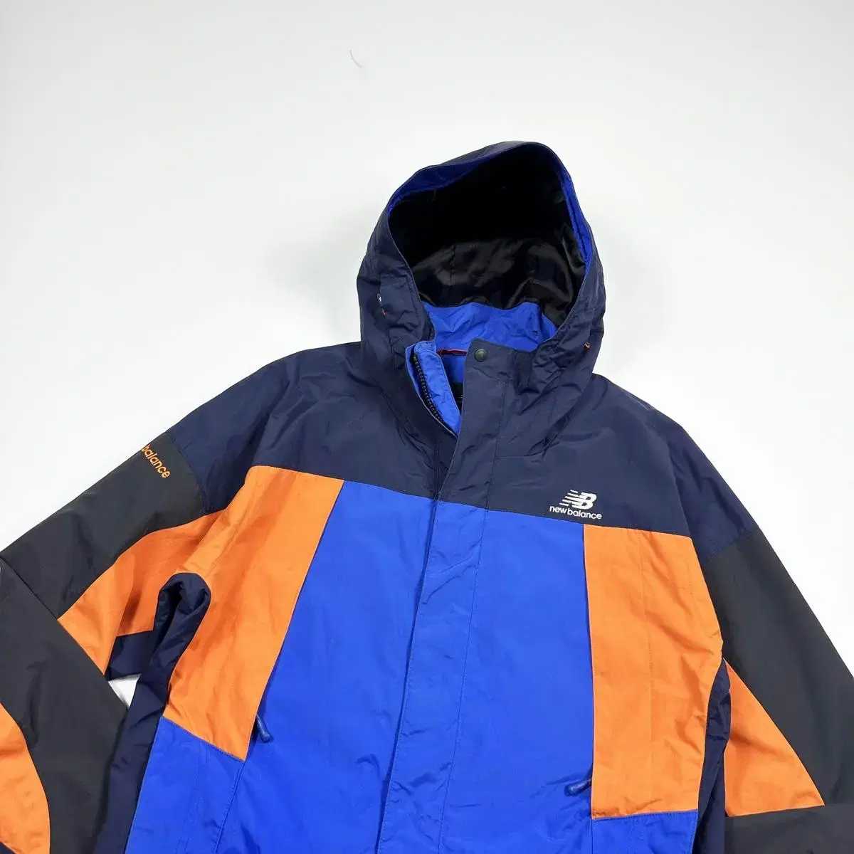 New Balance Colorblocked Boxy Hoodie Windbreaker (M)