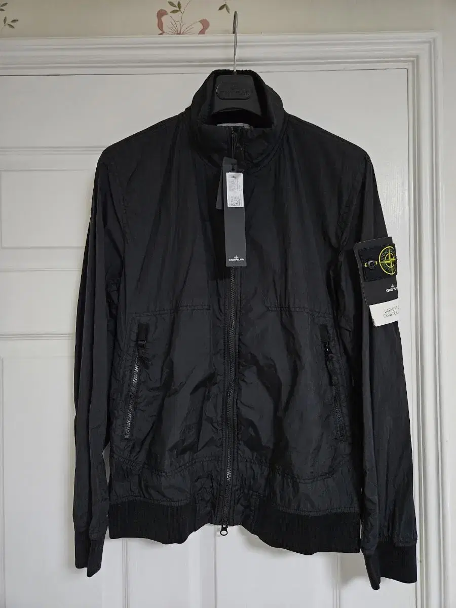 Stone Island 23SS Crinkleclaps Non-Hooded Jacket Black