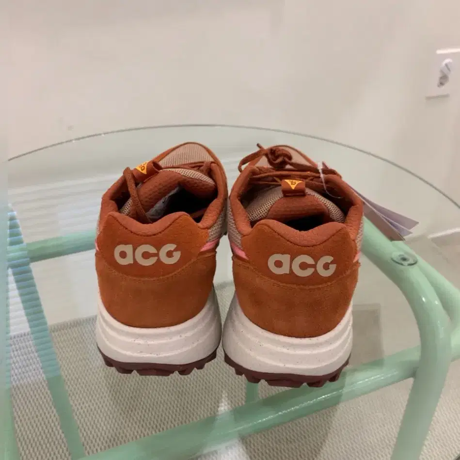 나이키 ACG 로우 케이트