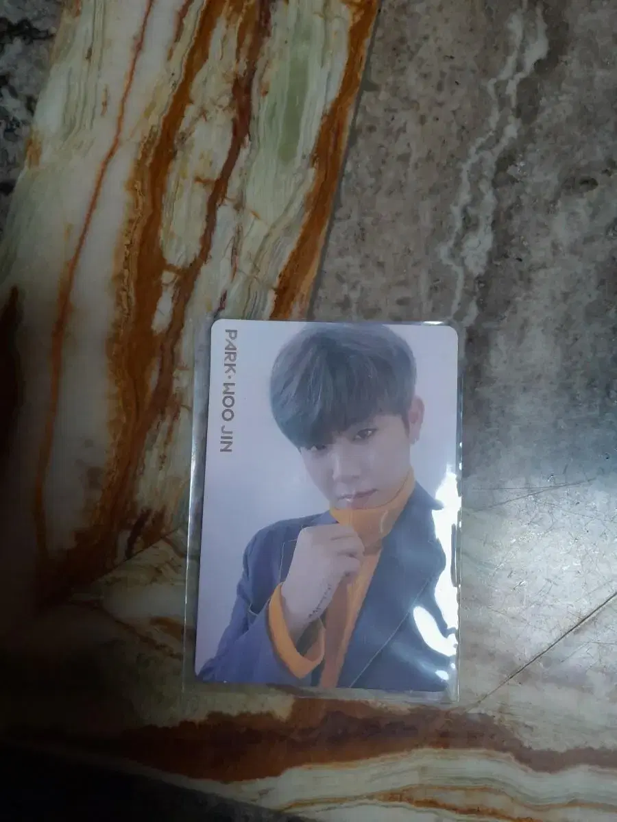 Wanna One park woojin photocard sells