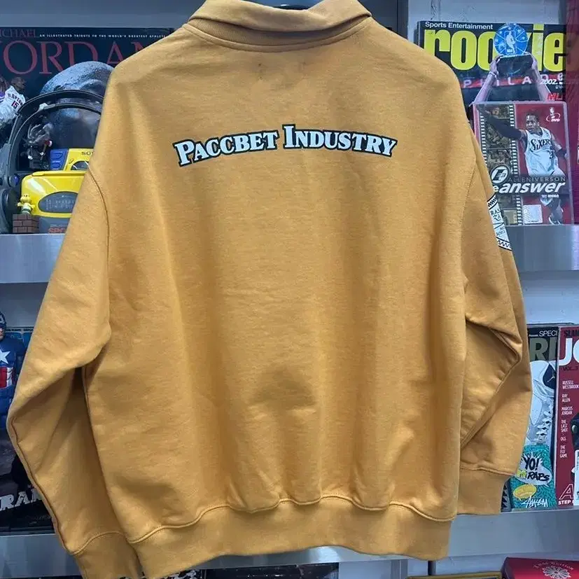 RASSVET PACCBET LOGO COLLAR SWEATSHIRT