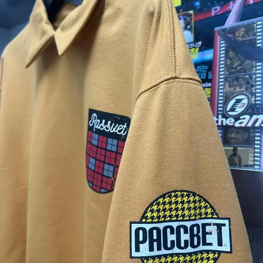 RASSVET PACCBET LOGO COLLAR SWEATSHIRT