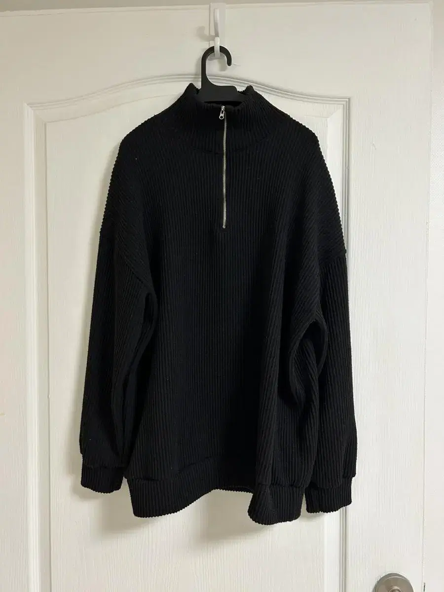 L Men's Knit Black