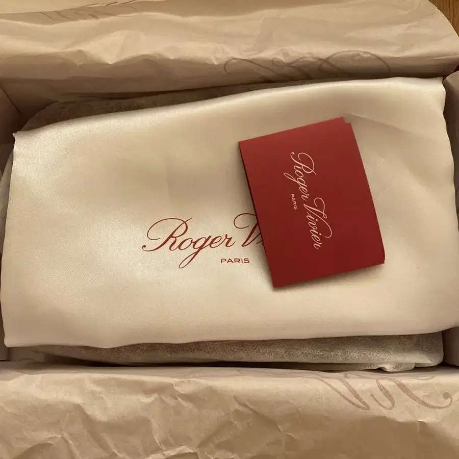 [오늘만가격내림 Roger Vivier 로저비비에 메탈 버클 로퍼 22