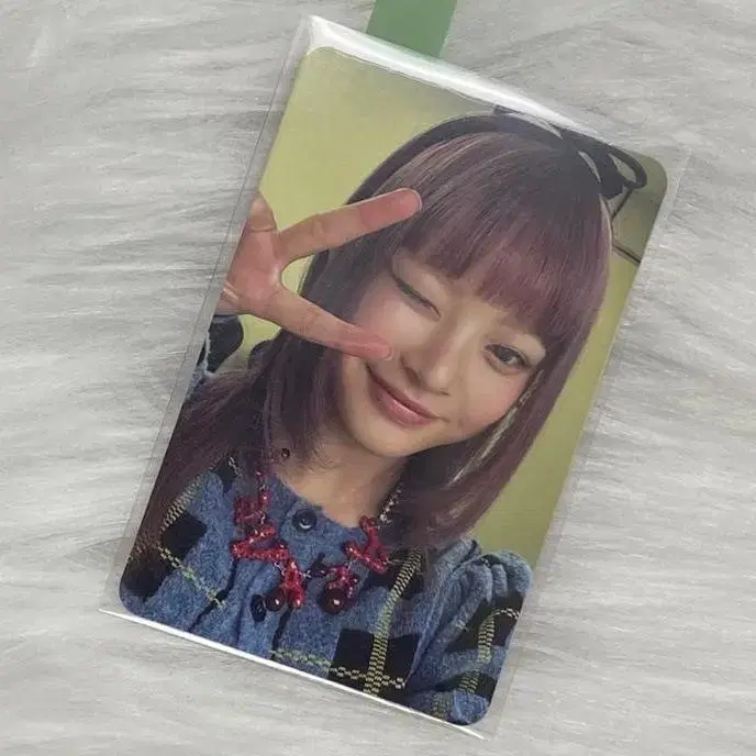 New Jeans hanni broadcast photocard OMG