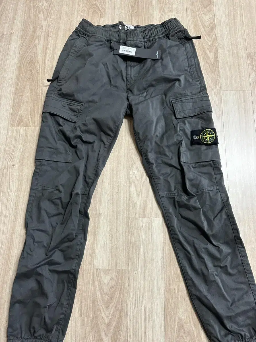 22FW Stone Island Cargo Jogger Dark Grey Size 29