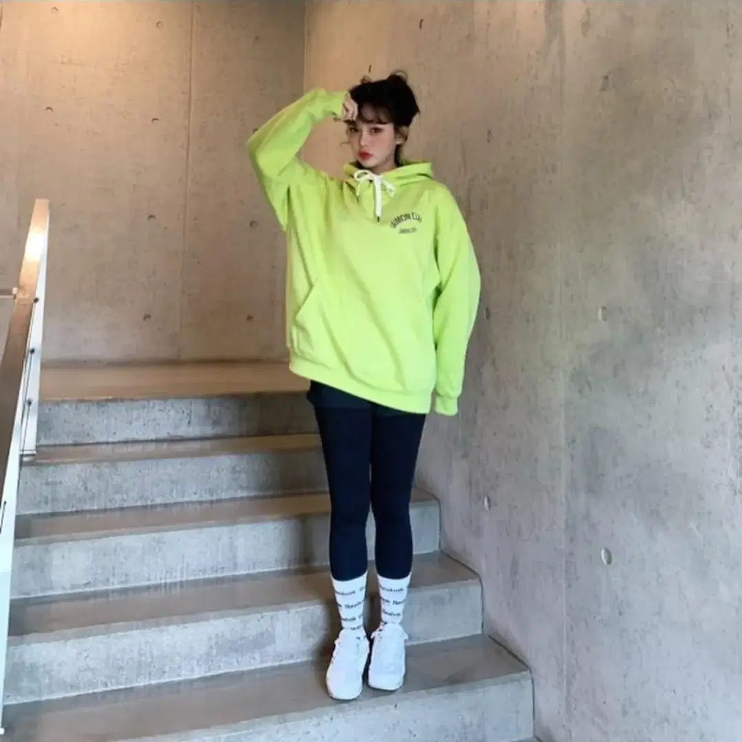 xl 정품 다이몬클래스 남여공용 빅사이즈 기모후드티 neon hoodie