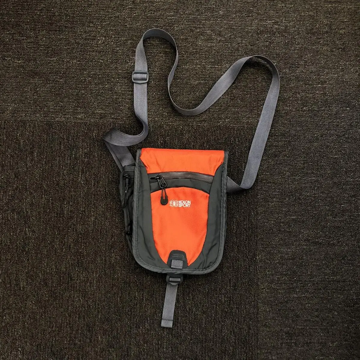 Vintage KOLON SPORT orange cross bag