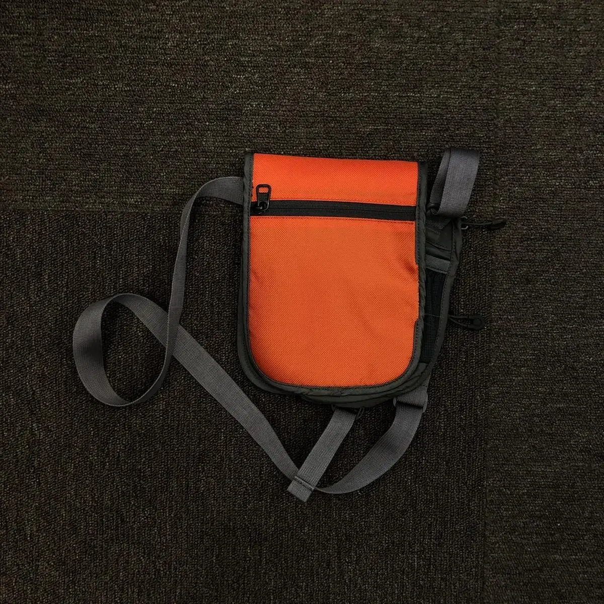 Vintage KOLON SPORT orange cross bag