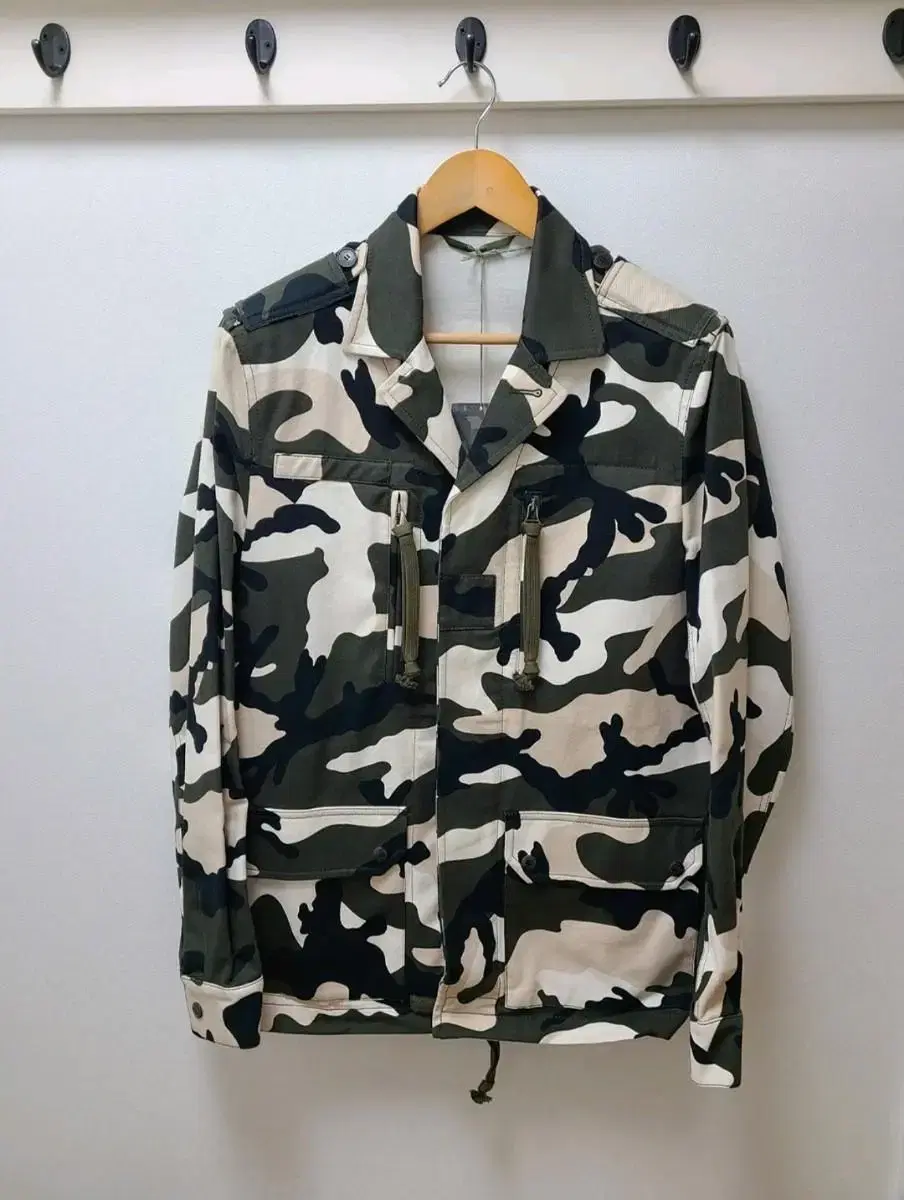 Valentino Camouflage Jacket (Bom to Gaeul)