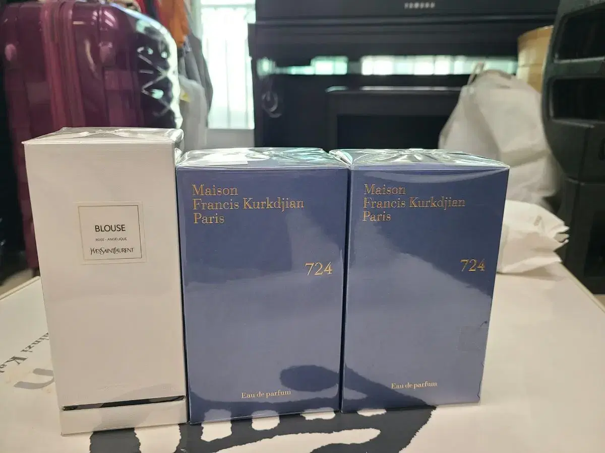 YSL 입생로랑 옷장라인 블라우스 Blouse 125ml 새상품