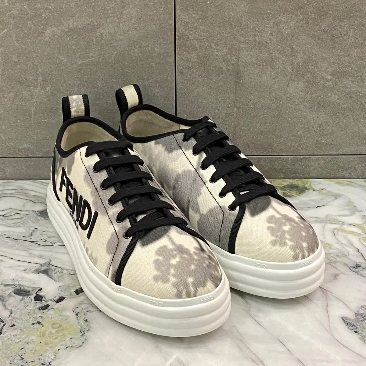 [41 Size] Fendi Floral riize Platform Sneakers New Full Lineup