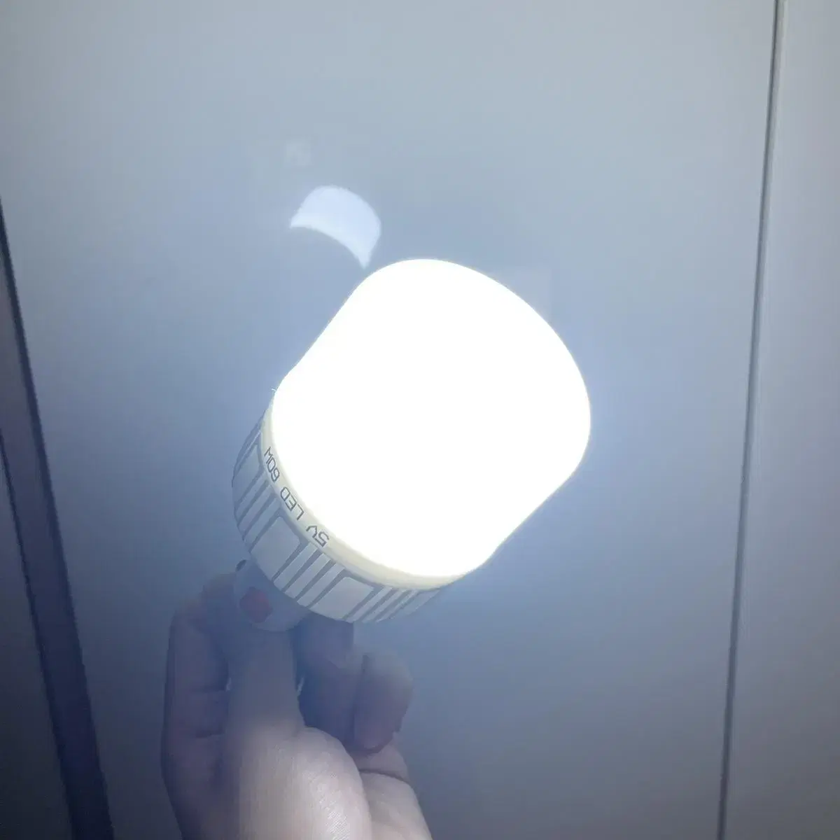 새것) LED 충전식 3모드 휴대용 랜턴 라이트