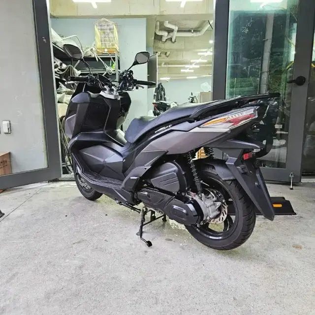 낮은키로수 완전신차급 2022년식 sym vsx 125 abs +보증수리