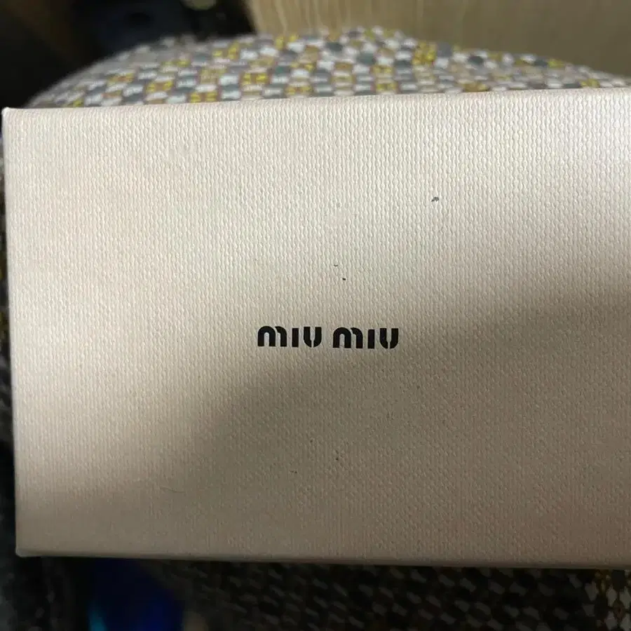 miumiu 미우미우 브로치