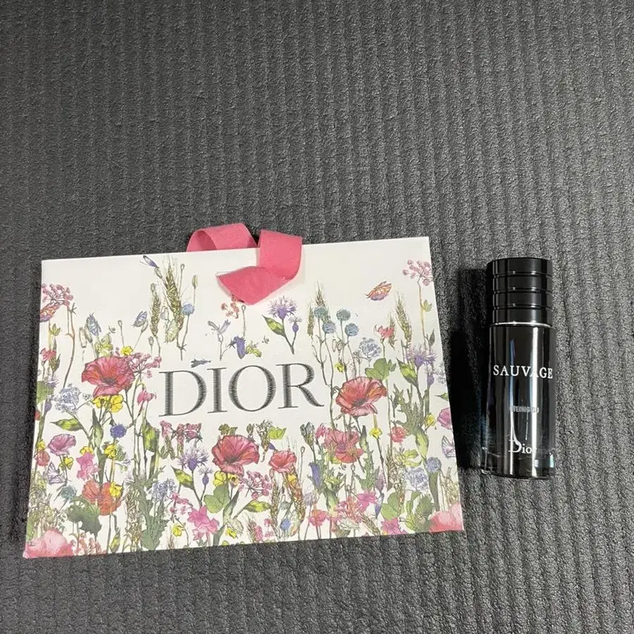 디올(DIOR) 소바쥬 오드뚜왈렛 남자향수