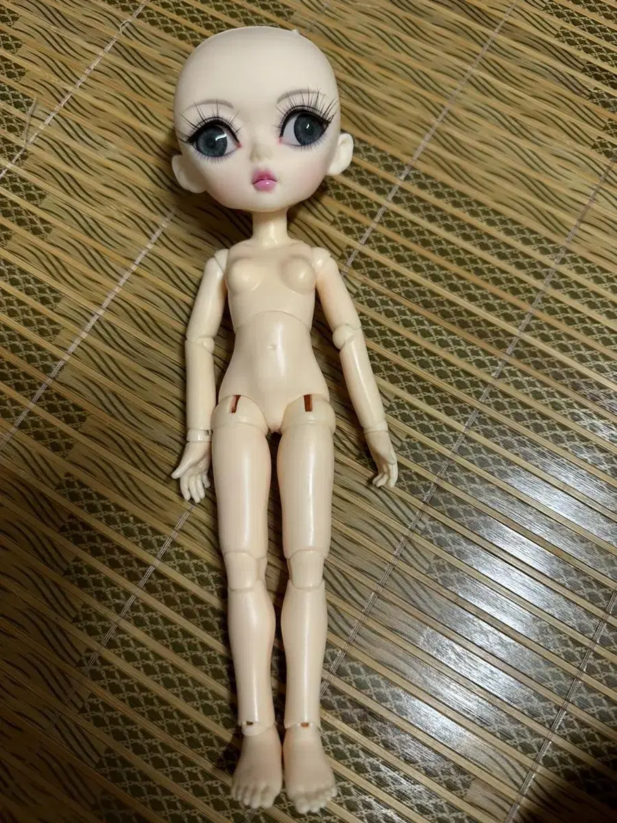 Sphere Articulated Doll Hugo