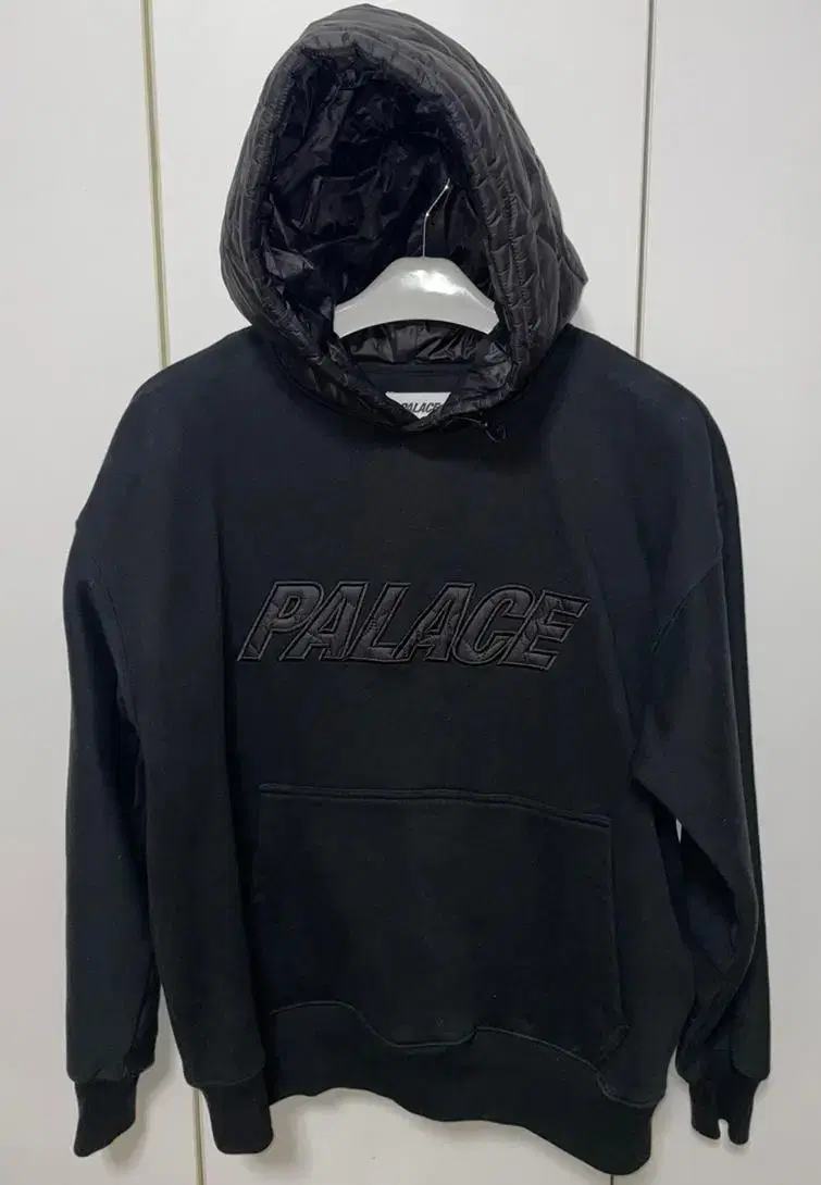 Palace 팔라스 맨투맨 m사이즈